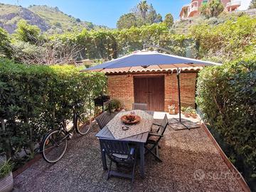 Bilocale con cortile