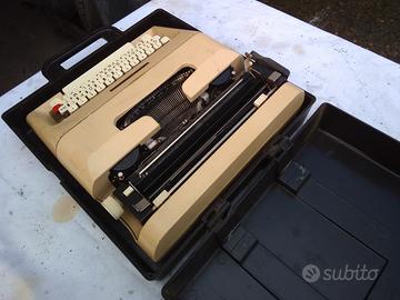 macchina da scrivere Olivetti
