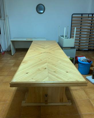 Tavolo in legno massello