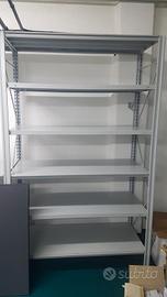 scaffali