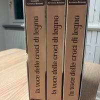 Libri  -La voce delle croci di legno-cofanetto