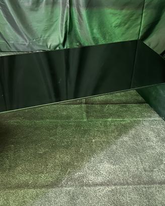 Tavolino in vetro curvato nero