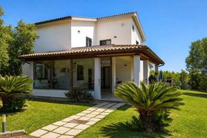Villa di 150 m² con più di 5 locali a Tarquinia