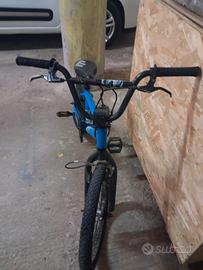bicicletta bmx