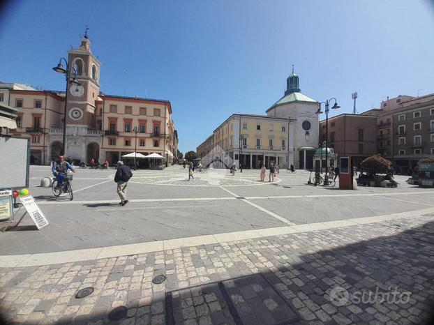 NEGOZIO A RIMINI