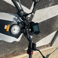 Moto benelli leoncino 250