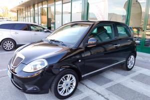 Lancia Ypsilon 1.3 MJT 75 CV Unyca