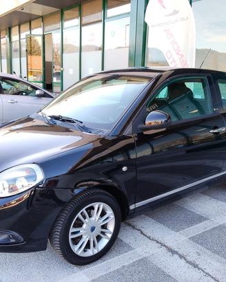 Lancia Ypsilon 1.3 MJT 75 CV Unyca