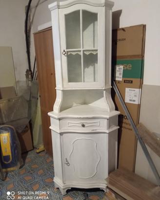 Angoliera in legno
