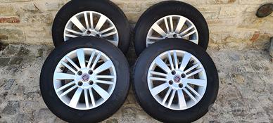 Cerchi in lega 15" fiat grande punto + gomme