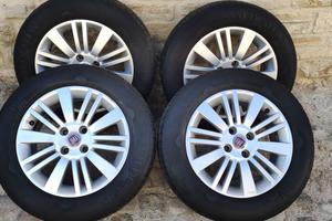 Cerchi in lega 15" fiat grande punto + gomme