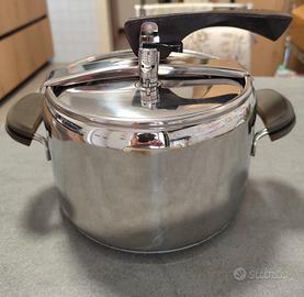 Pentola a pressione LAGOSTINA 