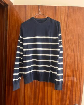 Maglione a righe blu e bianco