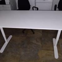 Tavolo regolabile multiuso