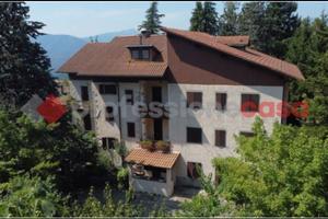 Albergo/Hotel Villa Collemandina [UM76MGVTG]