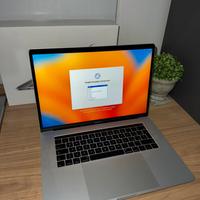 Macbook Pro 15" 2017 17 16 GB ram 256 GB + cover