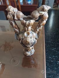 Anfora vintage con conchiglie