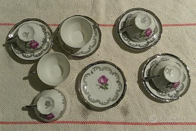 tazzine e theiera per thè/caffè