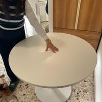 Tavolo in legno bianco tondo , uso ufficio/ casa