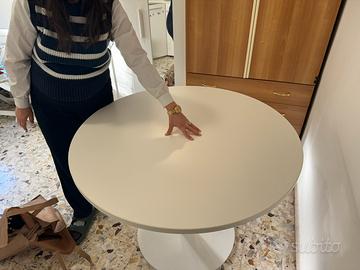 Tavolo in legno bianco tondo , uso ufficio/ casa