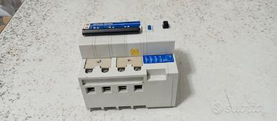 Interruttore agnetotermico differenziale 