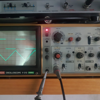 Oscilloscopio Hitachi V212 20MHz