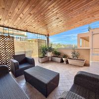 5 vani con terrazza e garage (Via A. Gioeni)