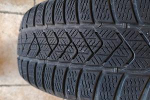 QUATTRO GOMME INVERNALI 205-60 R16 PIRELLI 