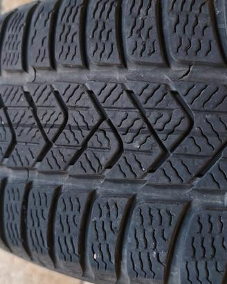 QUATTRO GOMME INVERNALI 205-60 R16 PIRELLI 