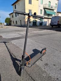 monopattino elettrico xiaomi