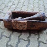 tronco scavato orizzontale con pestello