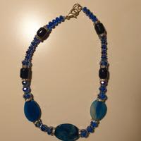 Collana di bigiotteria pietre blu