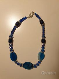 Collana di bigiotteria pietre blu