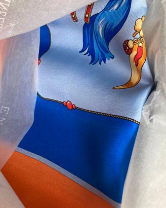 Foulard di seta Marinella