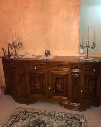 SALA DA PRANZO:  VETRINA - CREDENZA - TAVOLO