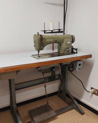 macchina per cucire lineare Necchi