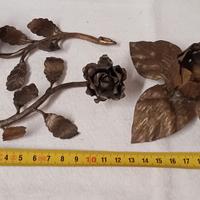 VECCHIO PORTACANDELA E OGGETTI IN OTTONE VINTAGE 