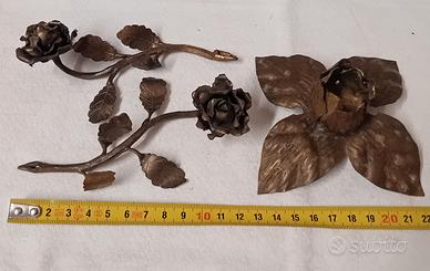 VECCHIO PORTACANDELA E OGGETTI IN OTTONE VINTAGE 