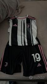 Completo Juventus Thuram 19