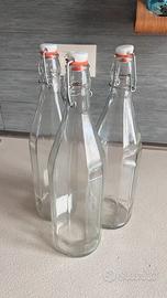 Bottiglie di vetro ciascuna da 1 litro