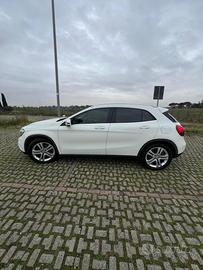 Mercedes GLA 180 d Executive Automatico - 2017