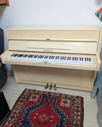 Pianoforte a muro Daytron