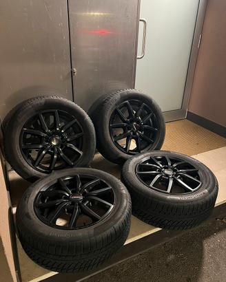 Cerchi BMW X3 F25 gomme invernali 235/55/17 80%