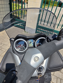 Yamaha Xmax 250