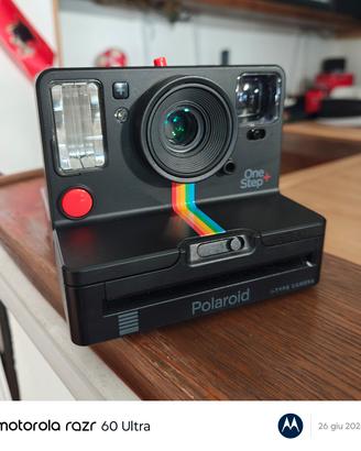 Polaroid One step+  con bluetooth 