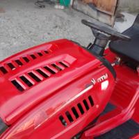 Trattorino tagliaerba MTD