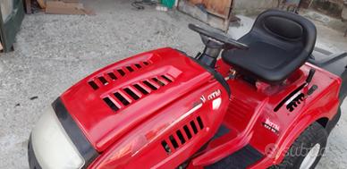 Trattorino tagliaerba MTD
