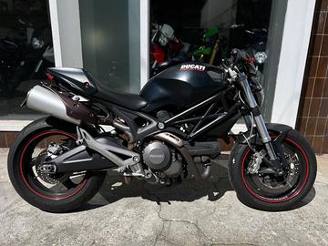 Ducati Monster 696 - 2011