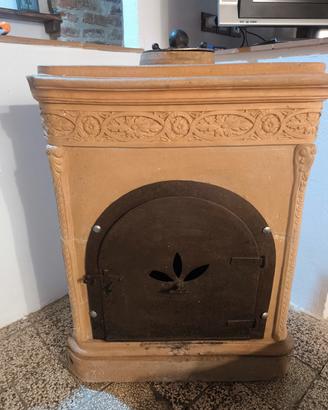 stufa in terracotta