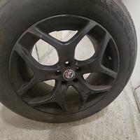 CERCHI ORIGINALI ALFA E  GOMME INV. 235/60 R18
